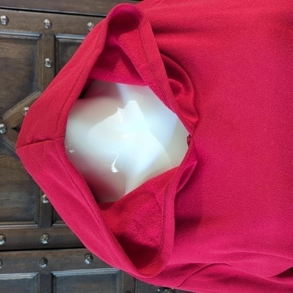 Cozy Red Hooded Pocketed Sweater - Picture 2 of 6